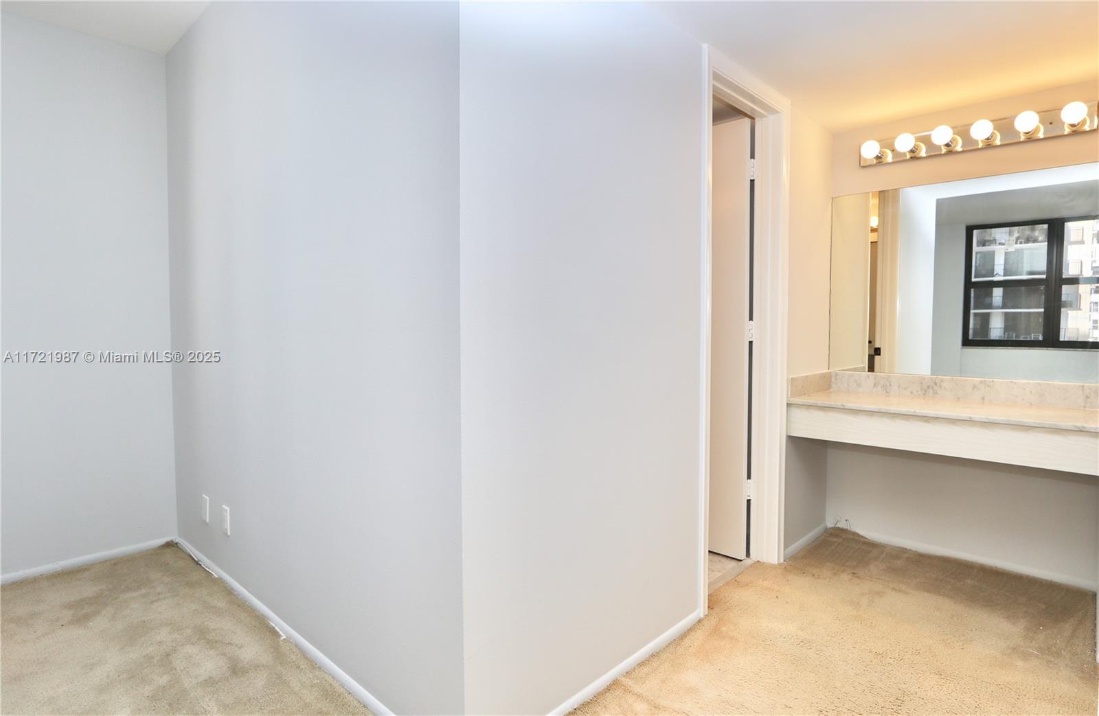 2401 S Ocean Dr 1003 Property Photo 29