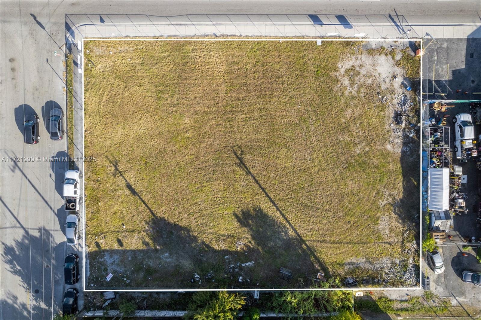 2450 Palm Ave Property Photo 1