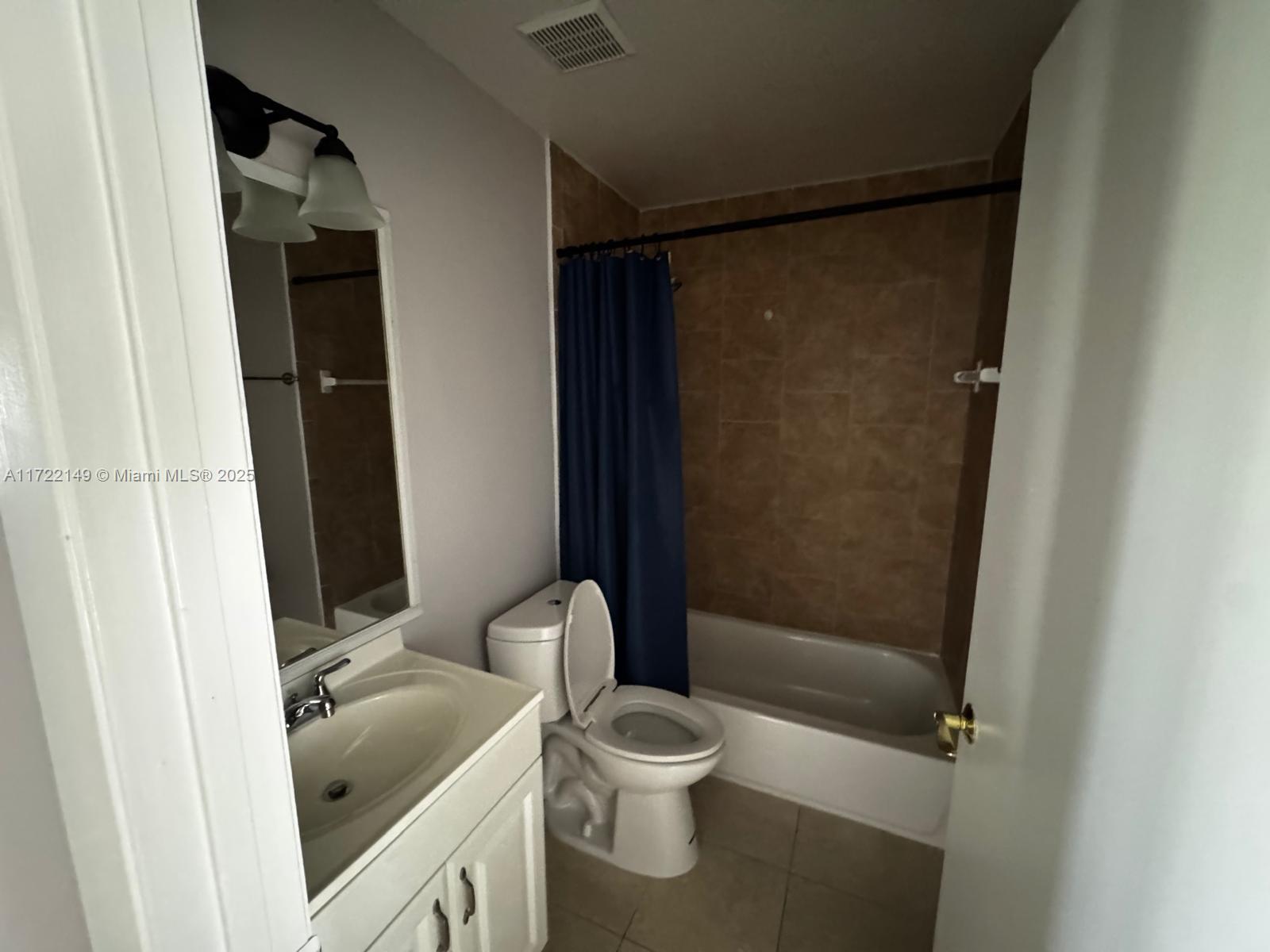3437 Nw 44th St 208 Property Photo 9