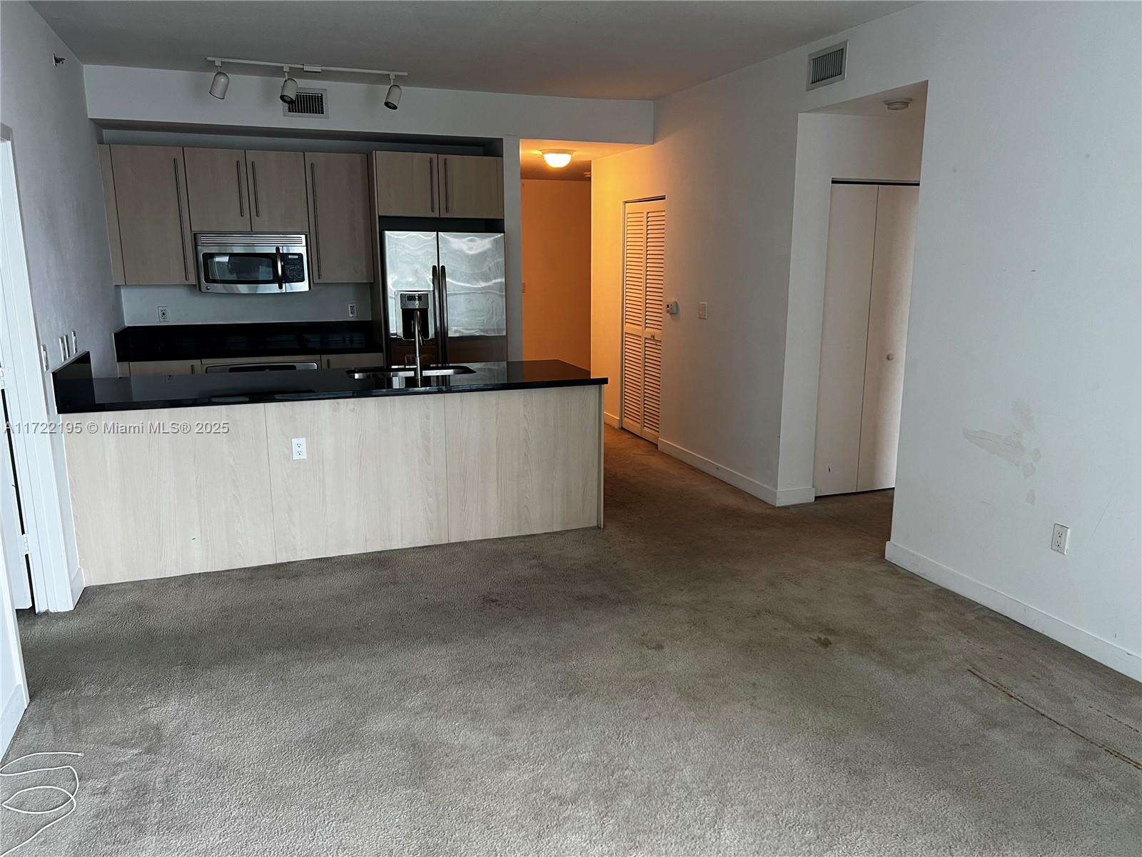 79 Sw 12 St 2709-s Property Photo 6