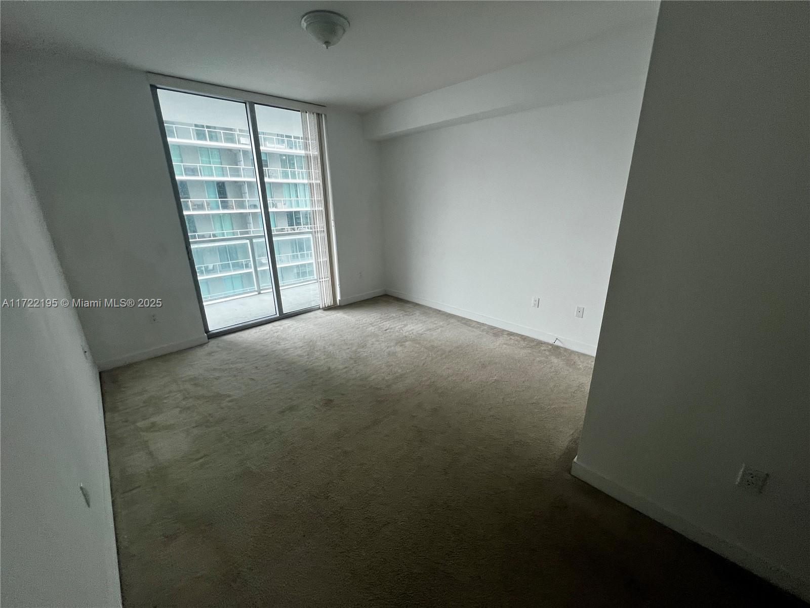 79 Sw 12 St 2709-s Property Photo 9