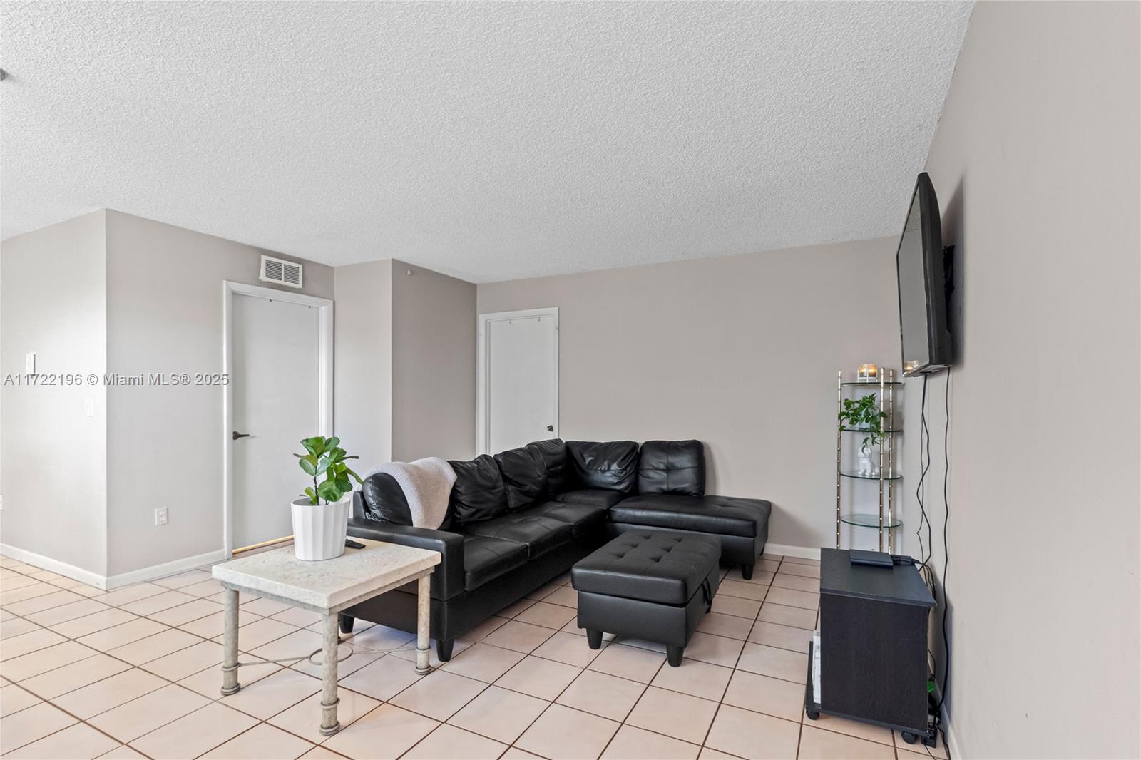 2626 Se 20th Ct 206-b Property Photo 6