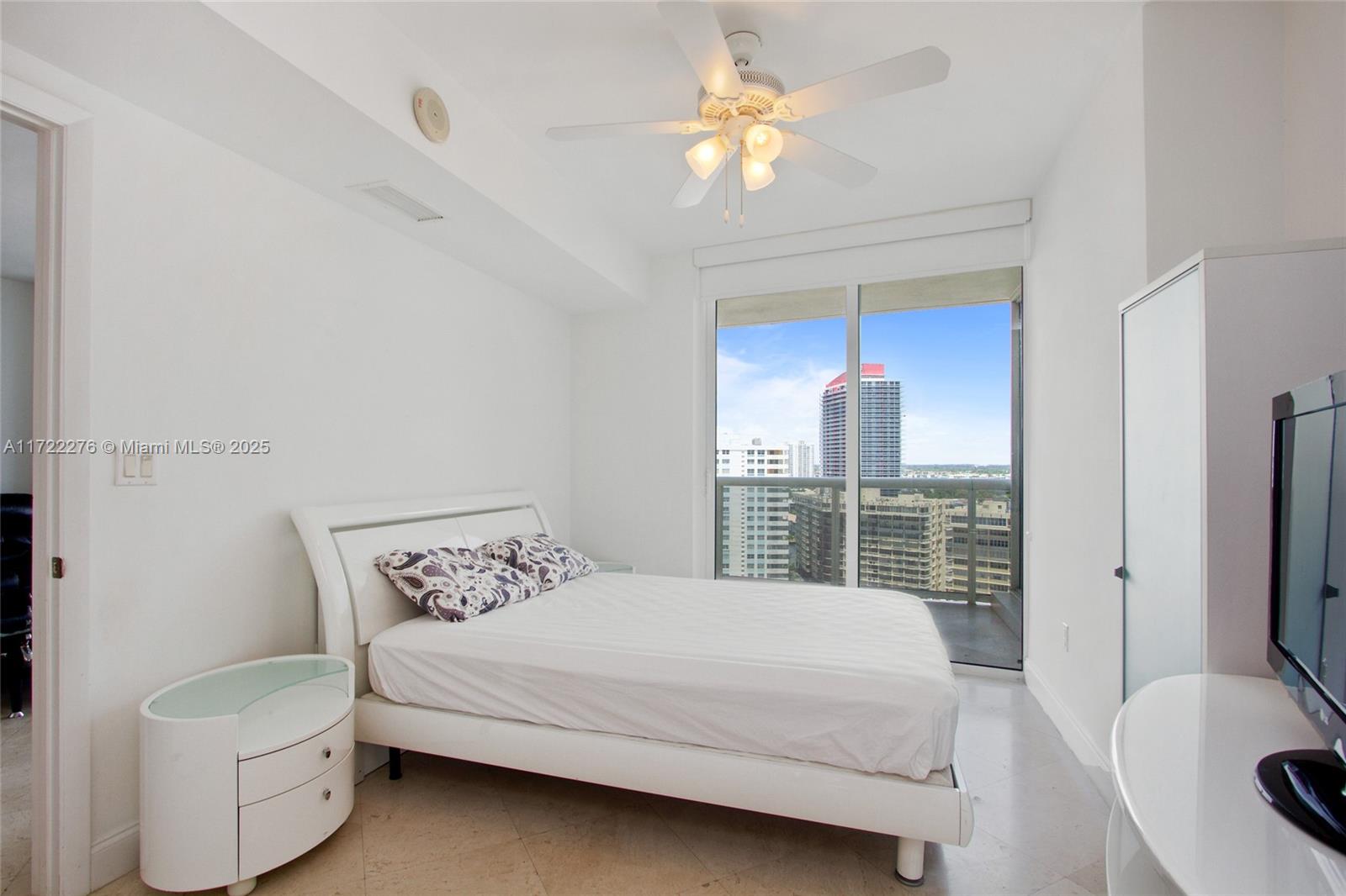 1850 S Ocean Dr 1608 Property Photo 18