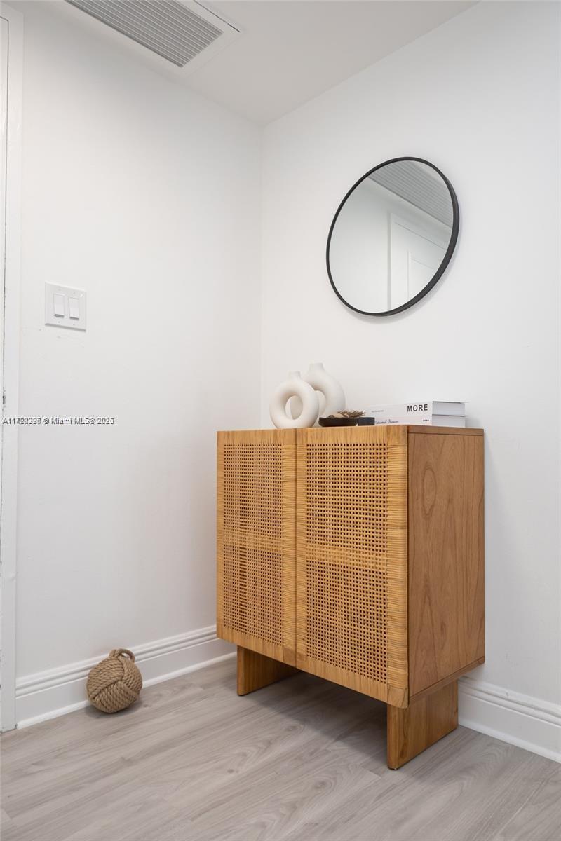 5161 Collins Ave 812 Property Photo 7