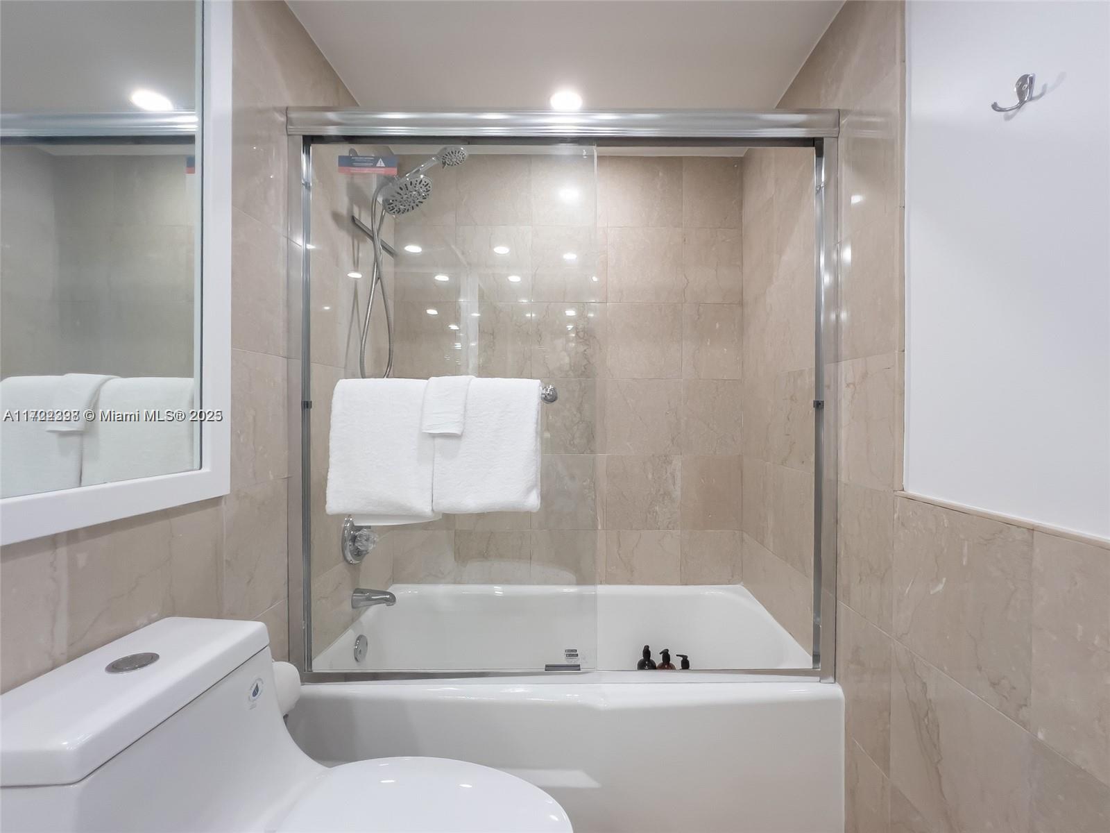 5161 Collins Ave 812 Property Photo 11