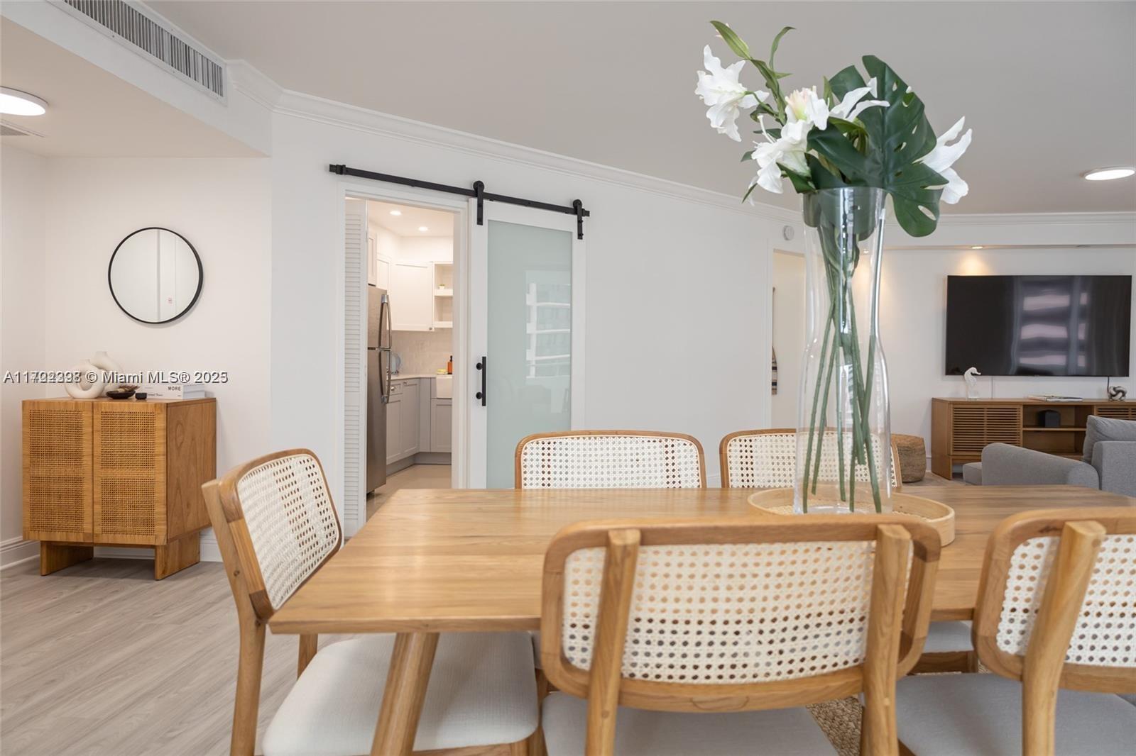 5161 Collins Ave 812 Property Photo 43