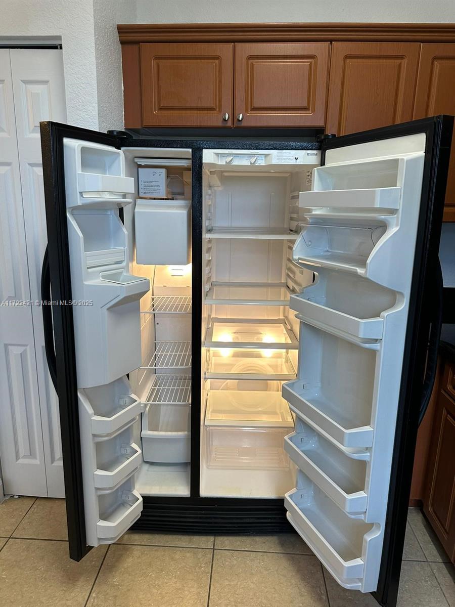 2589 Ne 4th St 205 Property Photo 3