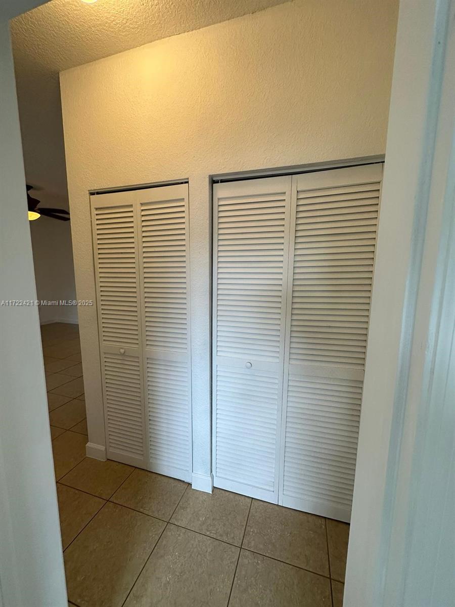 2589 Ne 4th St 205 Property Photo 5