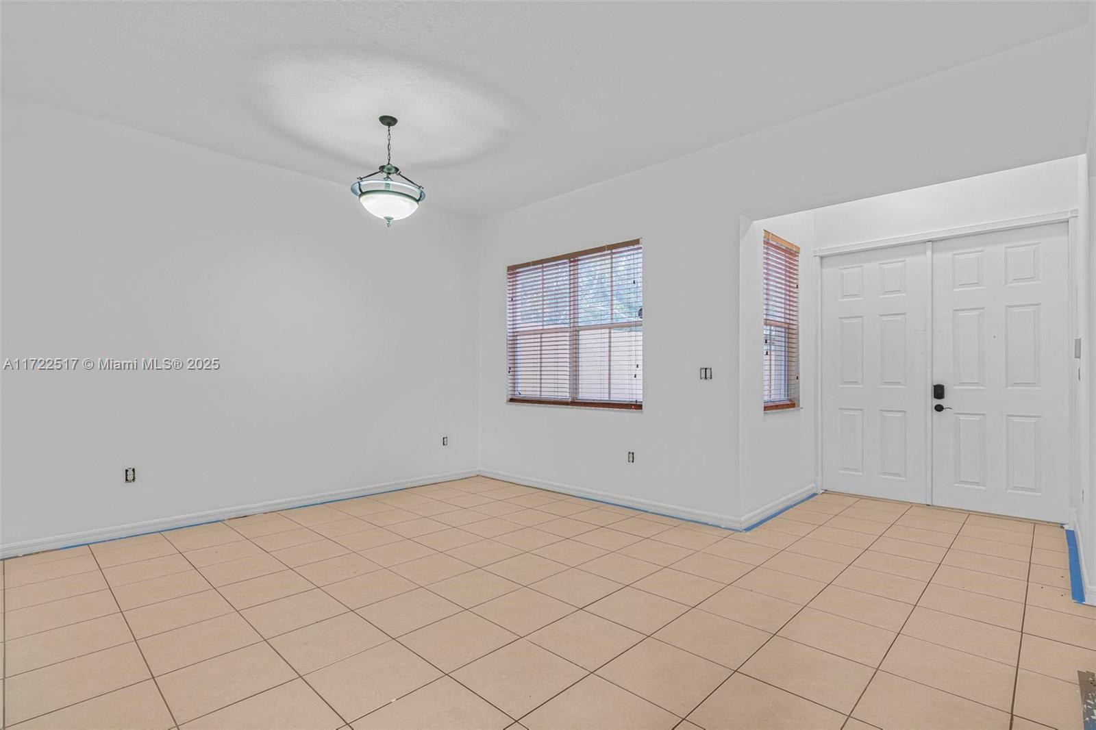 2039 Ne 6th Ct Property Photo 6