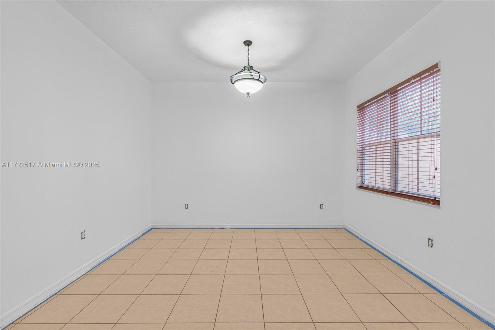 2039 Ne 6th Ct Property Photo 8