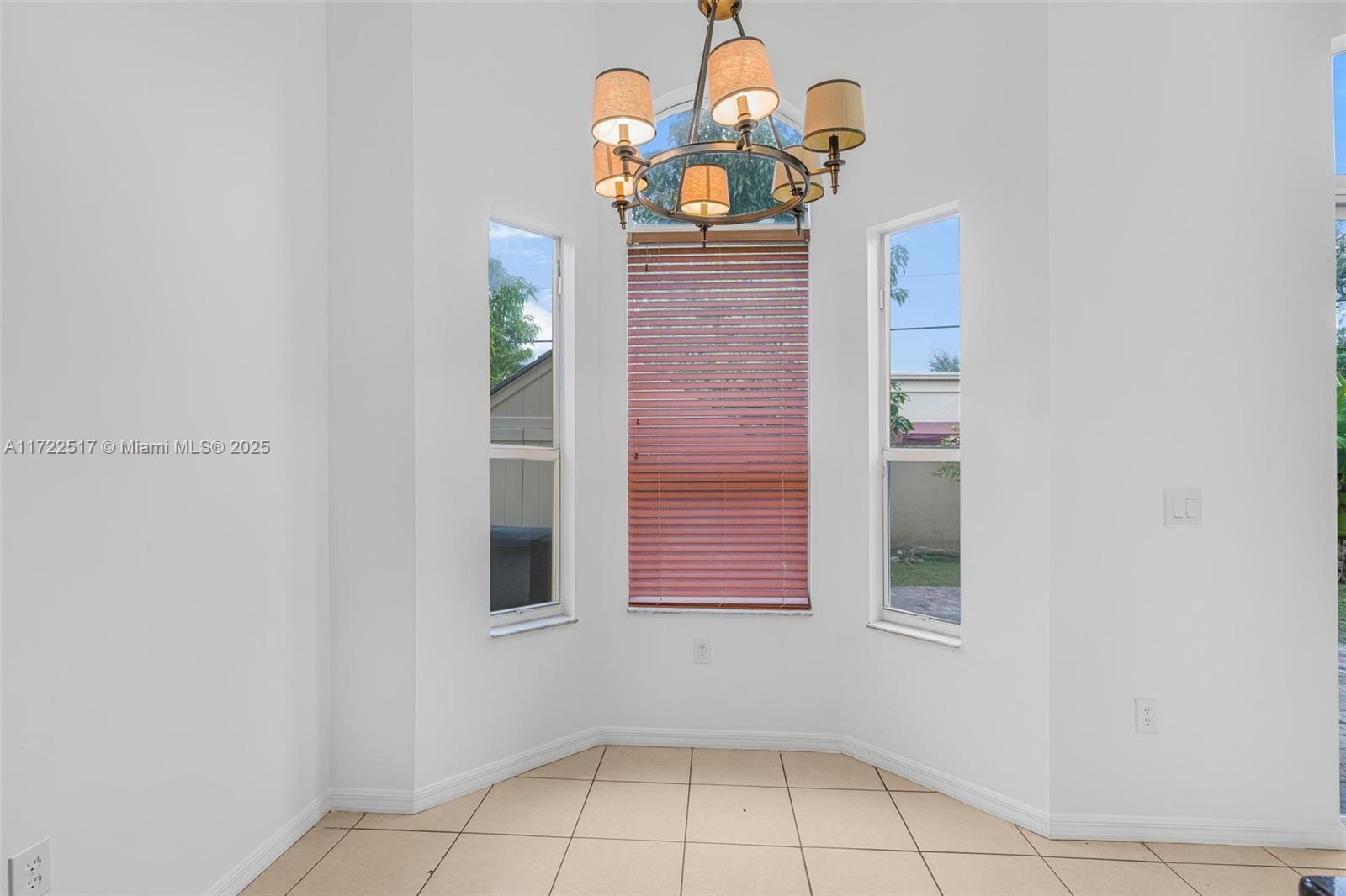 2039 Ne 6th Ct Property Photo 15