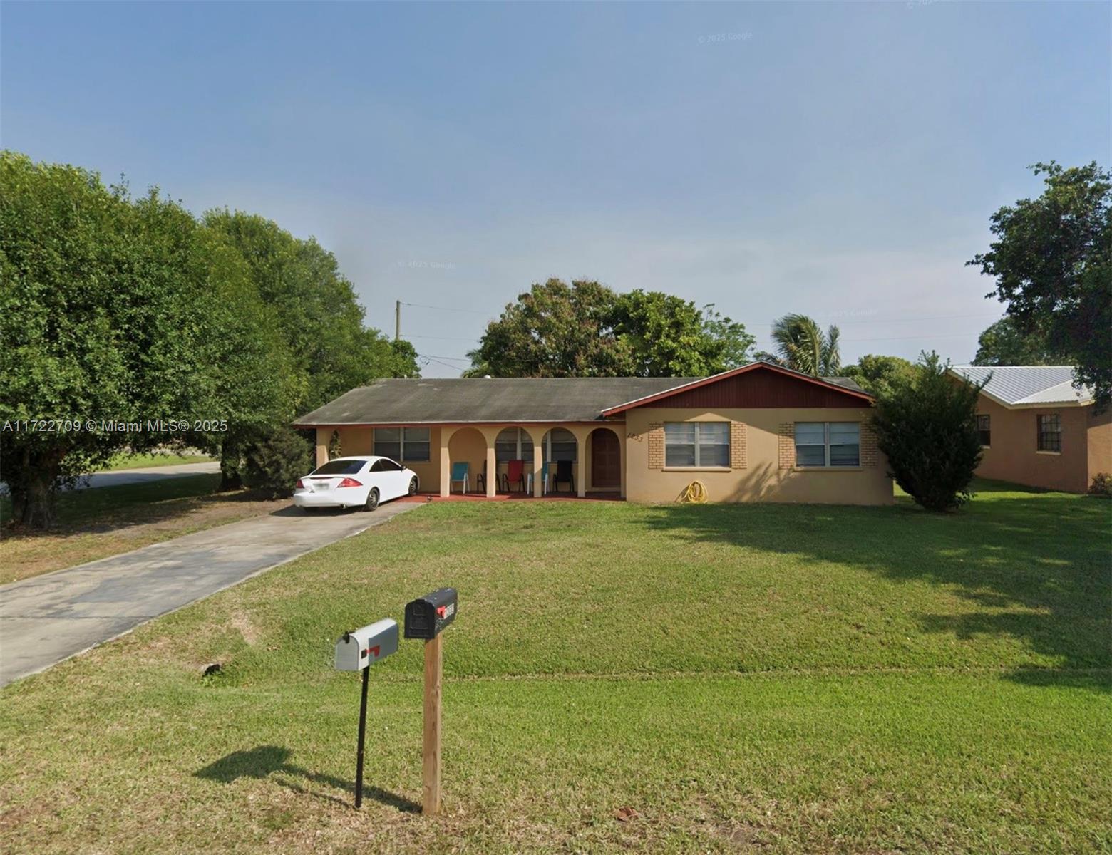 1233 Kentucky Ave Property Photo 1