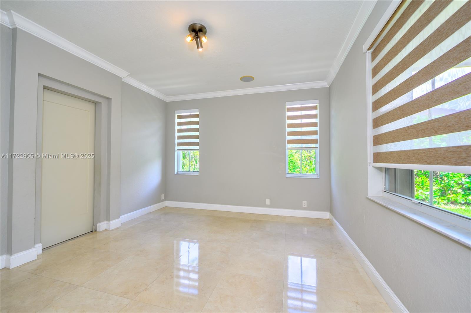 1632 Ne Winterberry Ln Property Photo 14
