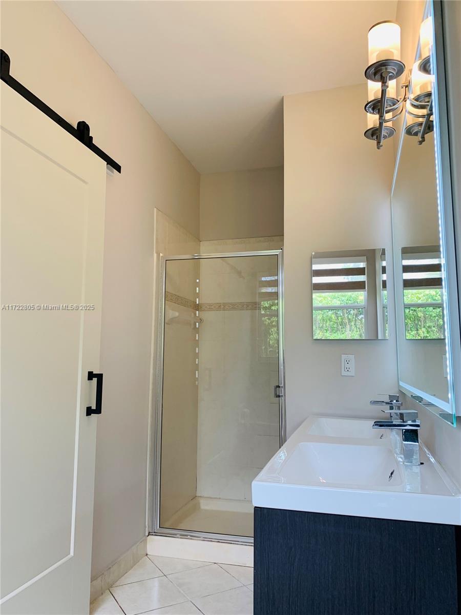 1632 Ne Winterberry Ln Property Photo 16