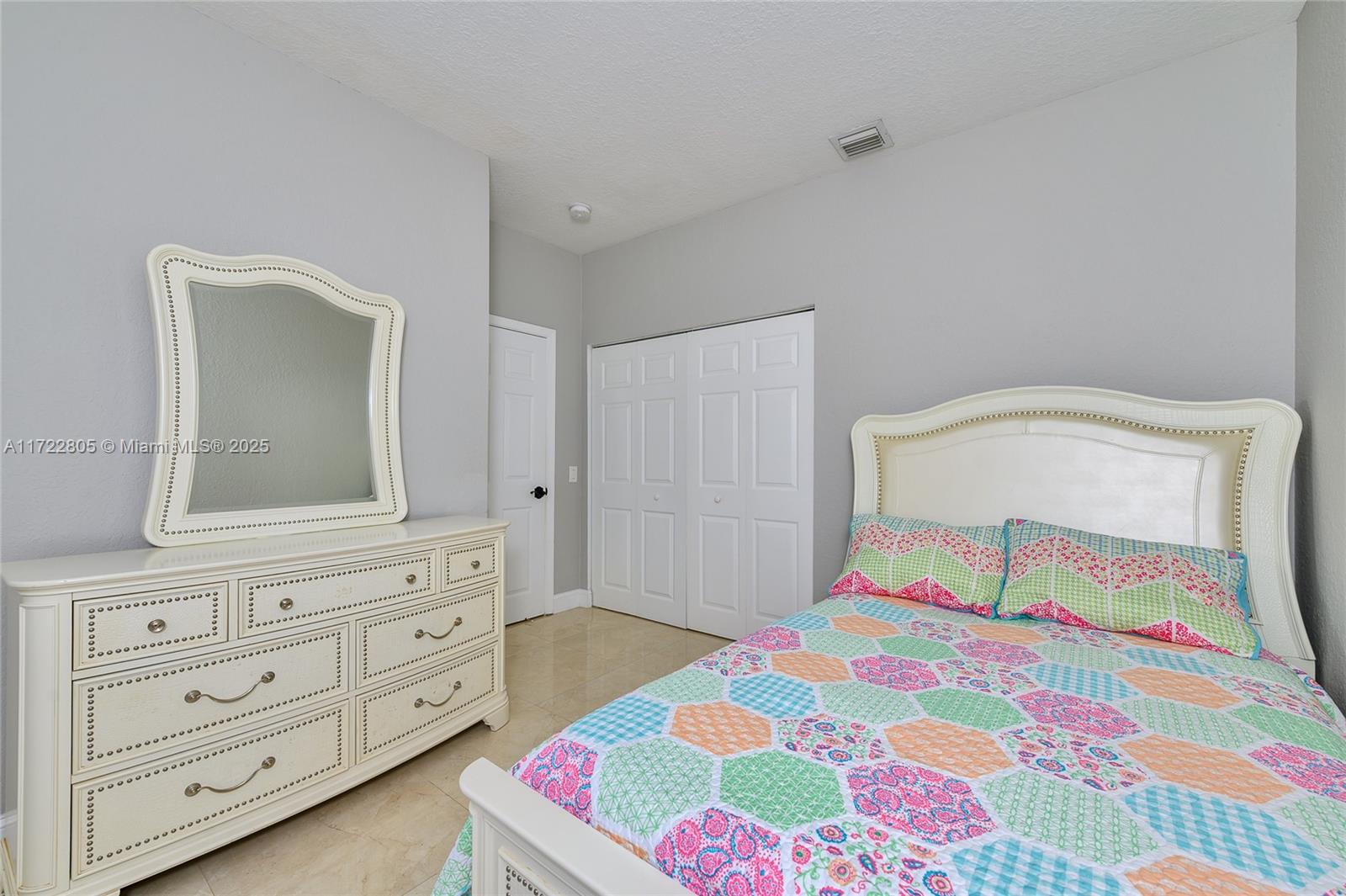 1632 Ne Winterberry Ln Property Photo 22