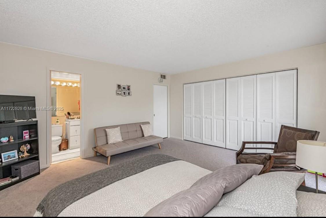 4047 Rexford C C Property Photo 14
