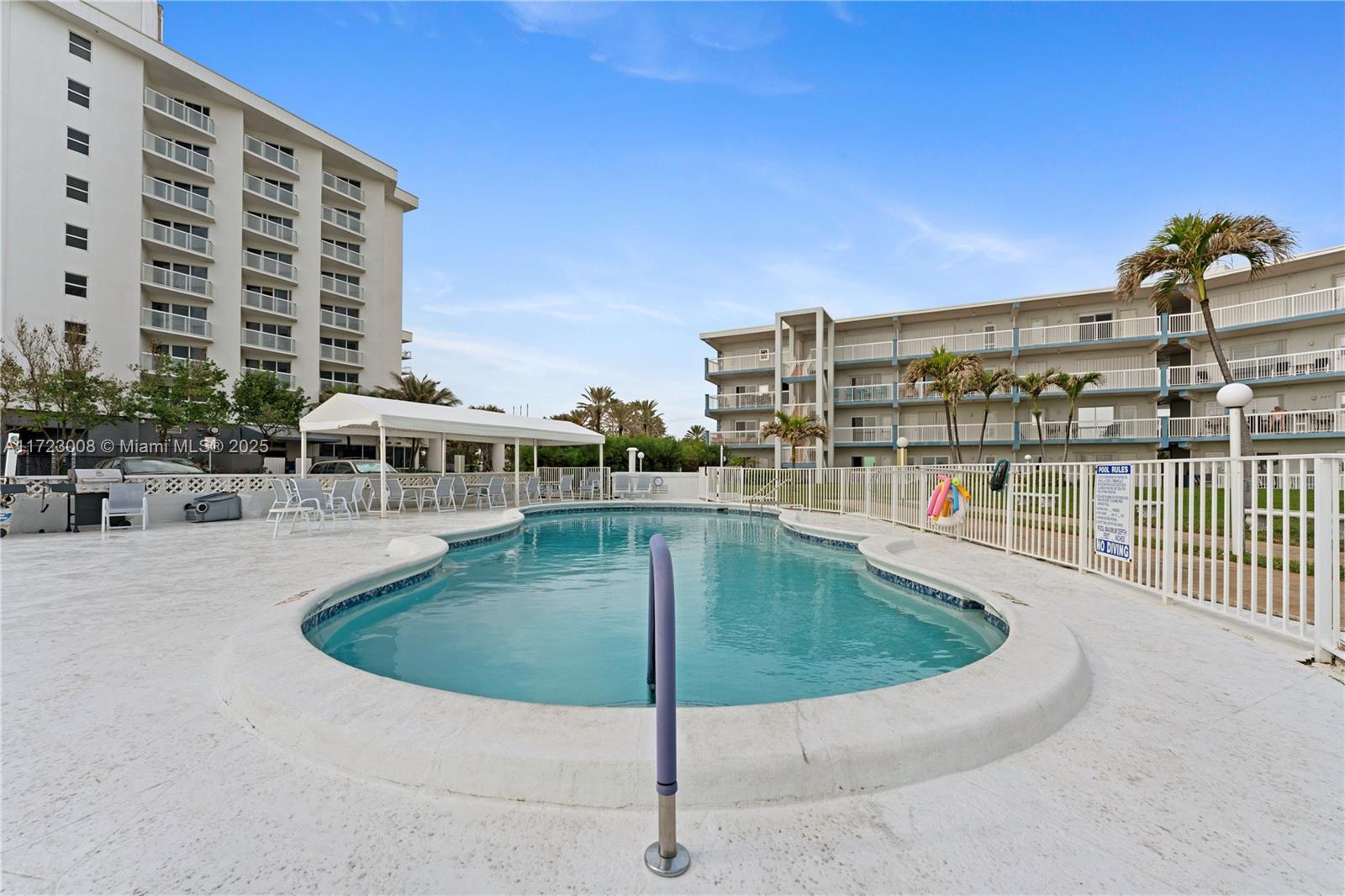 1300 N Ocean Blvd 102 Property Photo 23