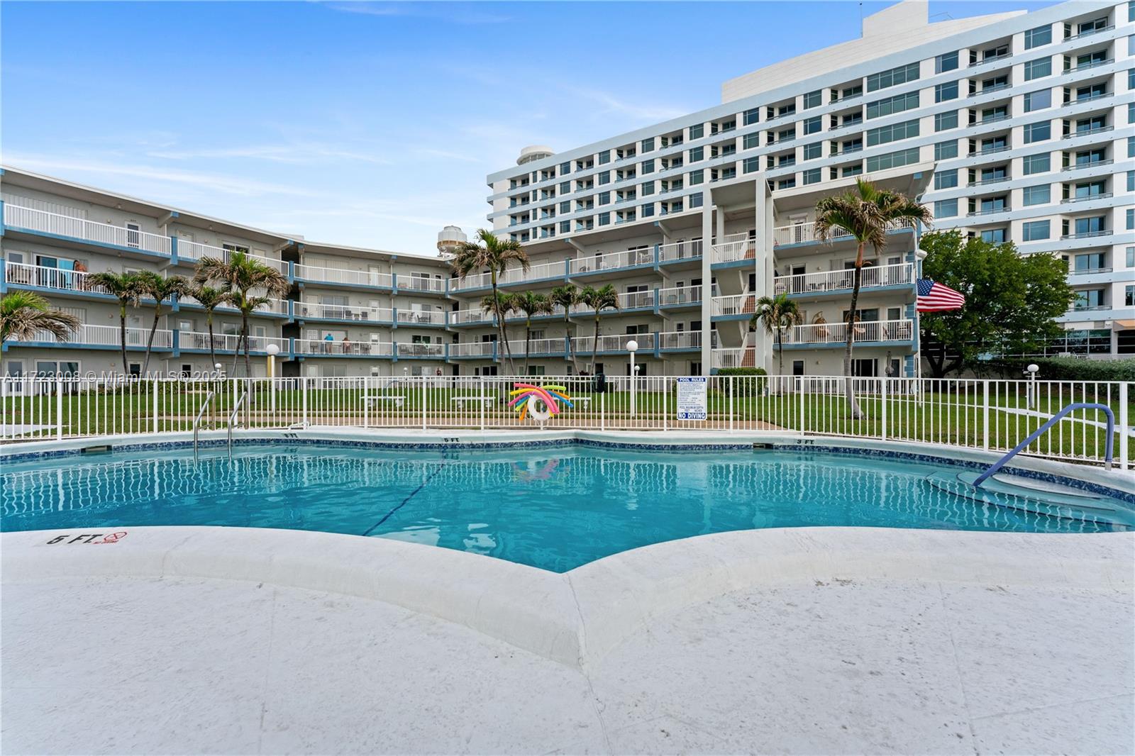 1300 N Ocean Blvd 102 Property Photo 24
