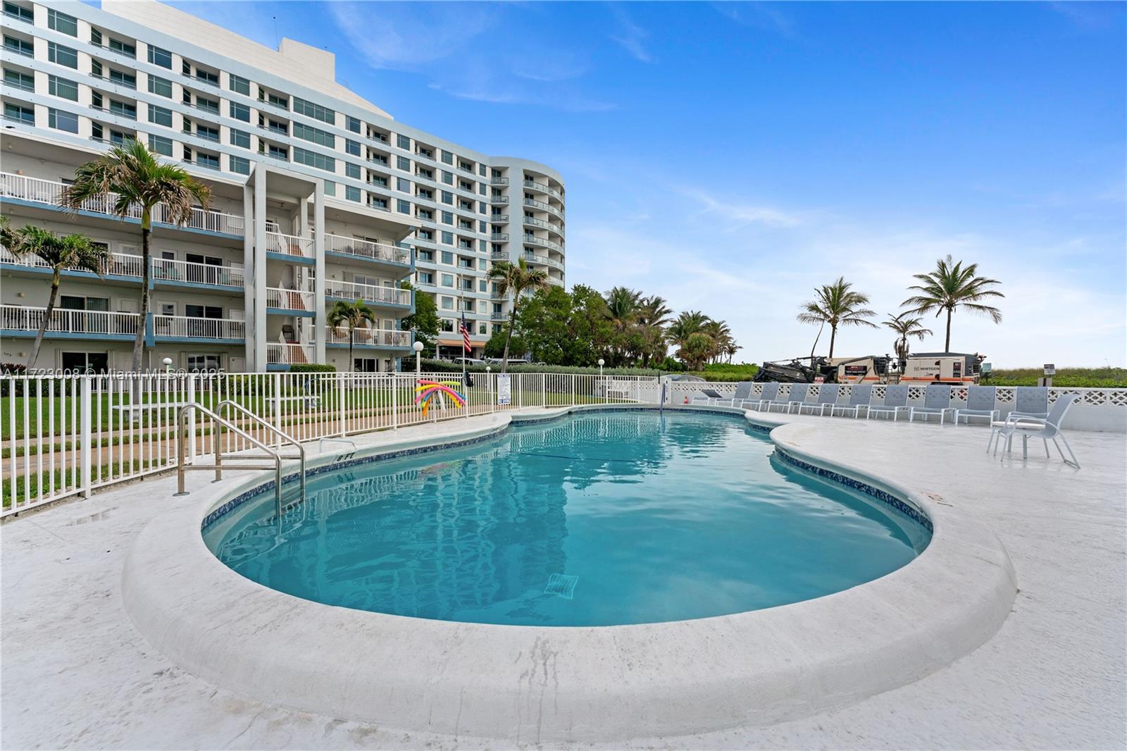 1300 N Ocean Blvd 102 Property Photo 25