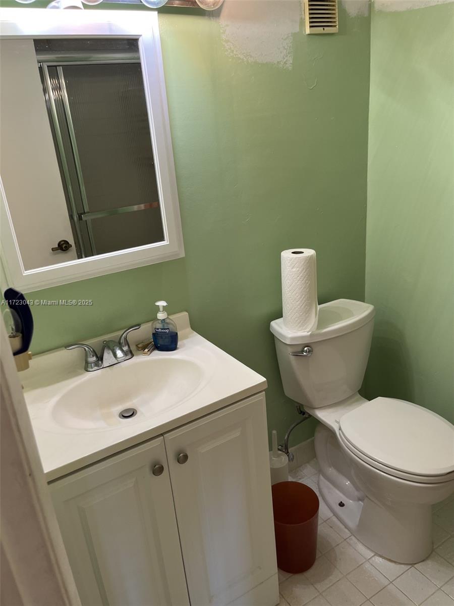 3930 Inverrary 506-d Property Photo 10