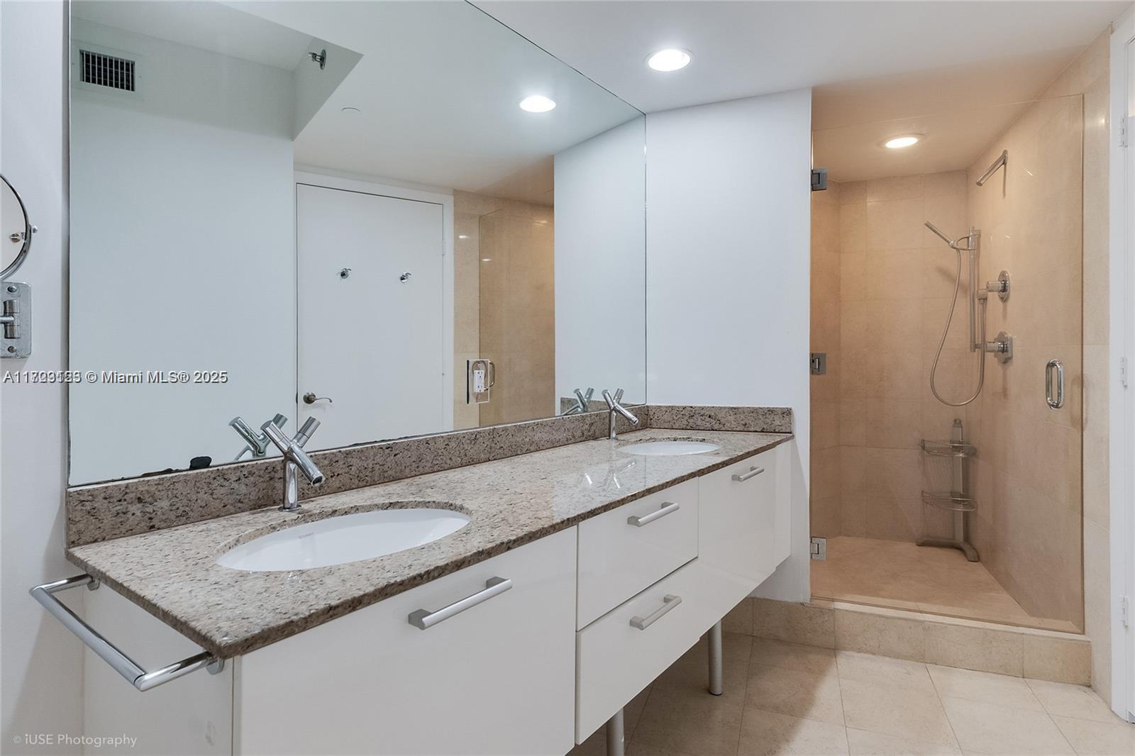 17201 Collins Ave 1806 Property Photo 11