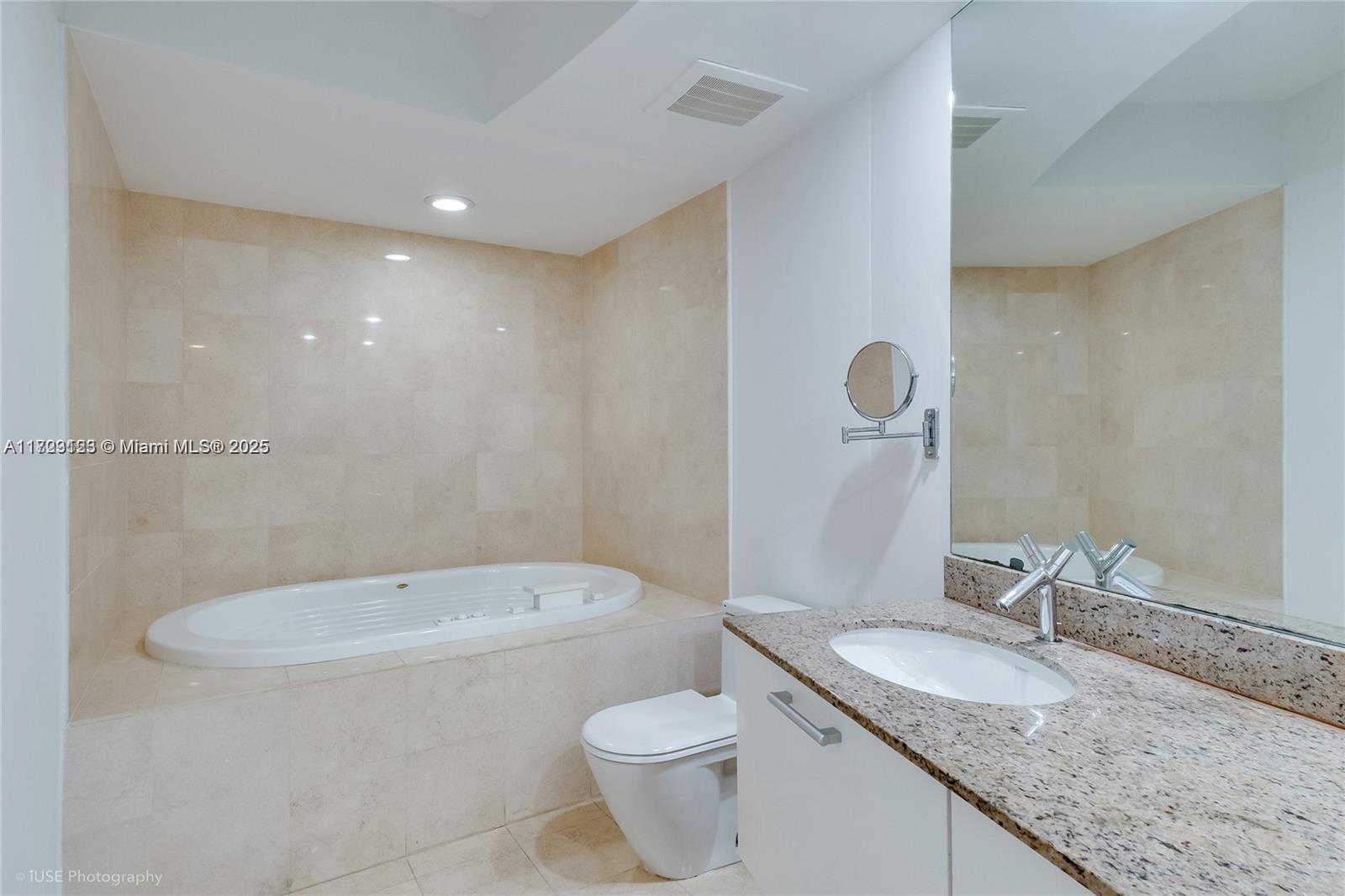17201 Collins Ave 1806 Property Photo 12