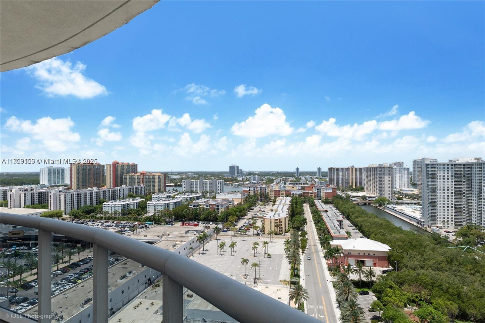 17201 Collins Ave 1806 Property Photo 17