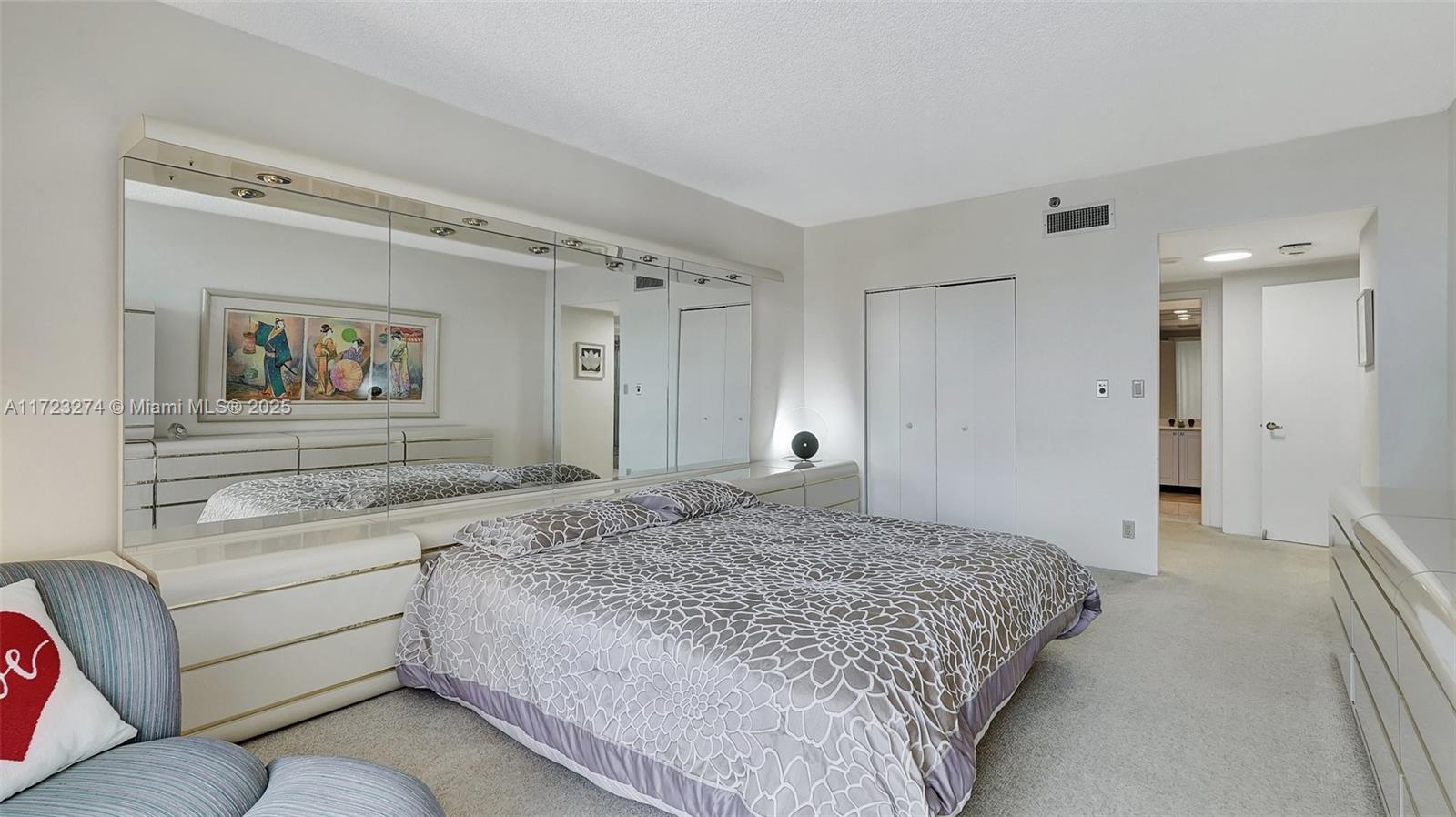 20281 E Country Club Dr M6 Property Photo 18