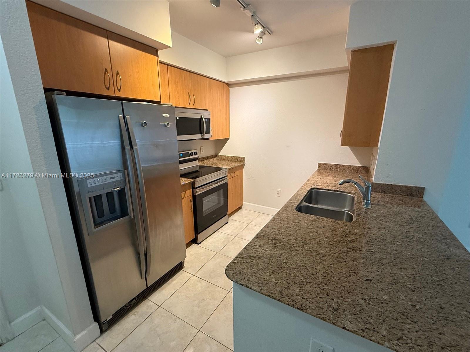 1830 Radius Dr 421 Property Photo 21