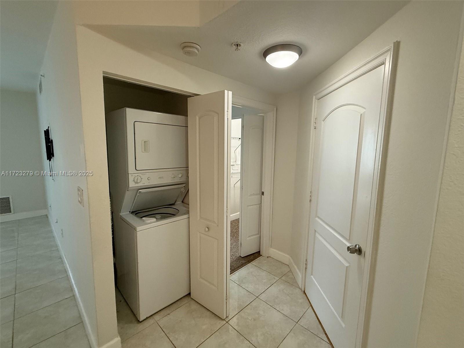 1830 Radius Dr 421 Property Photo 23