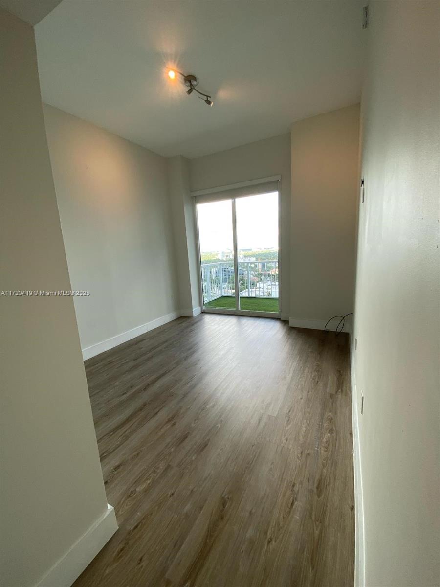 1250 S Miami Ave 2413 Property Photo 8