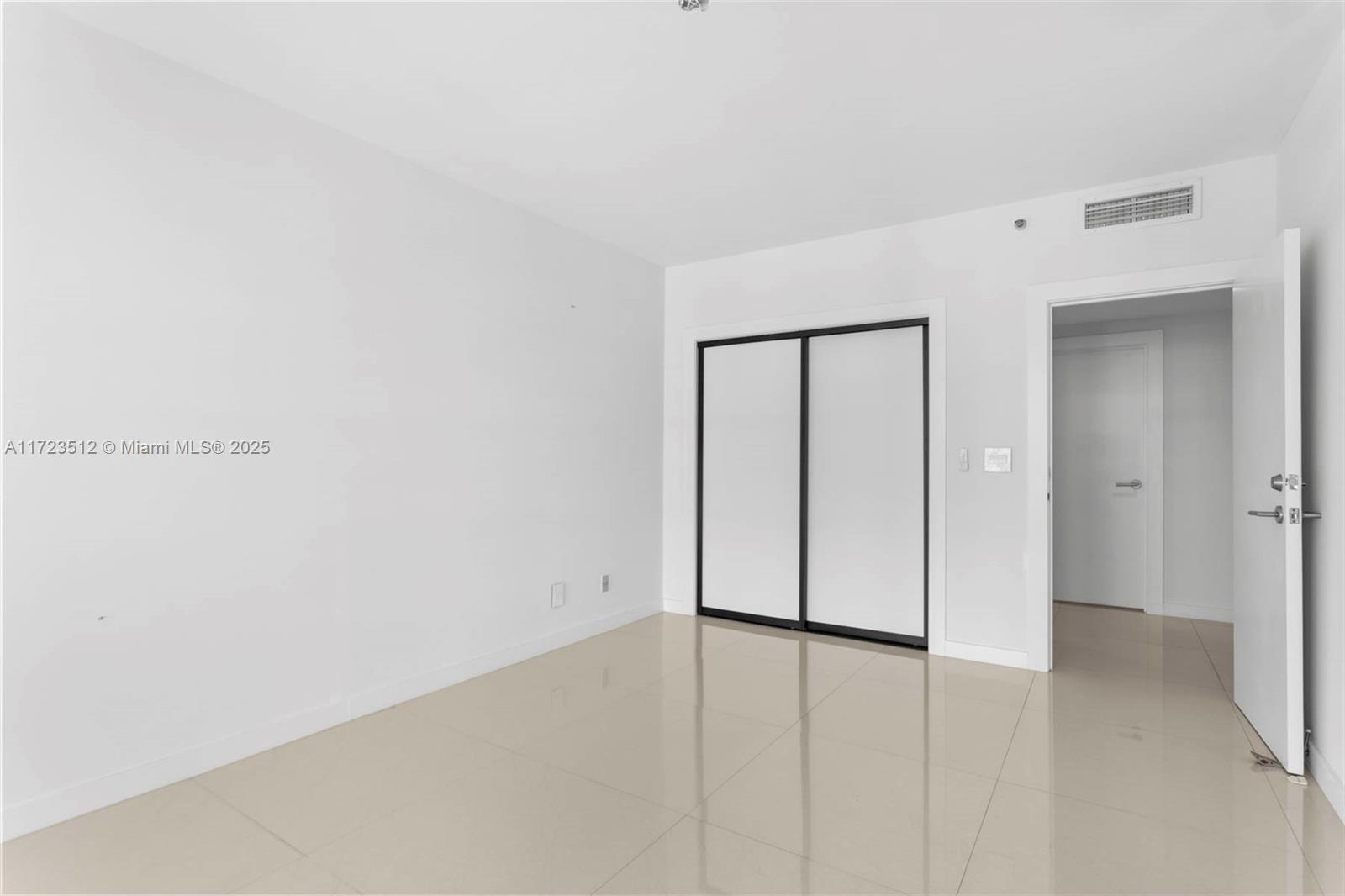 2127 Brickell Ave 1701 Property Photo 28
