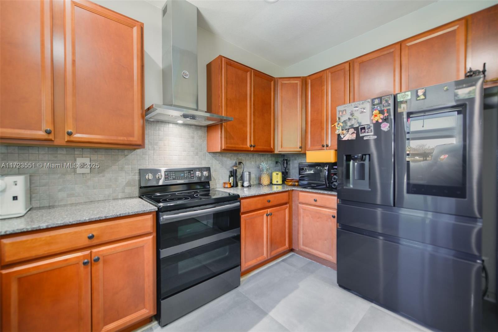 566 Ne 191st Ter Property Photo 15