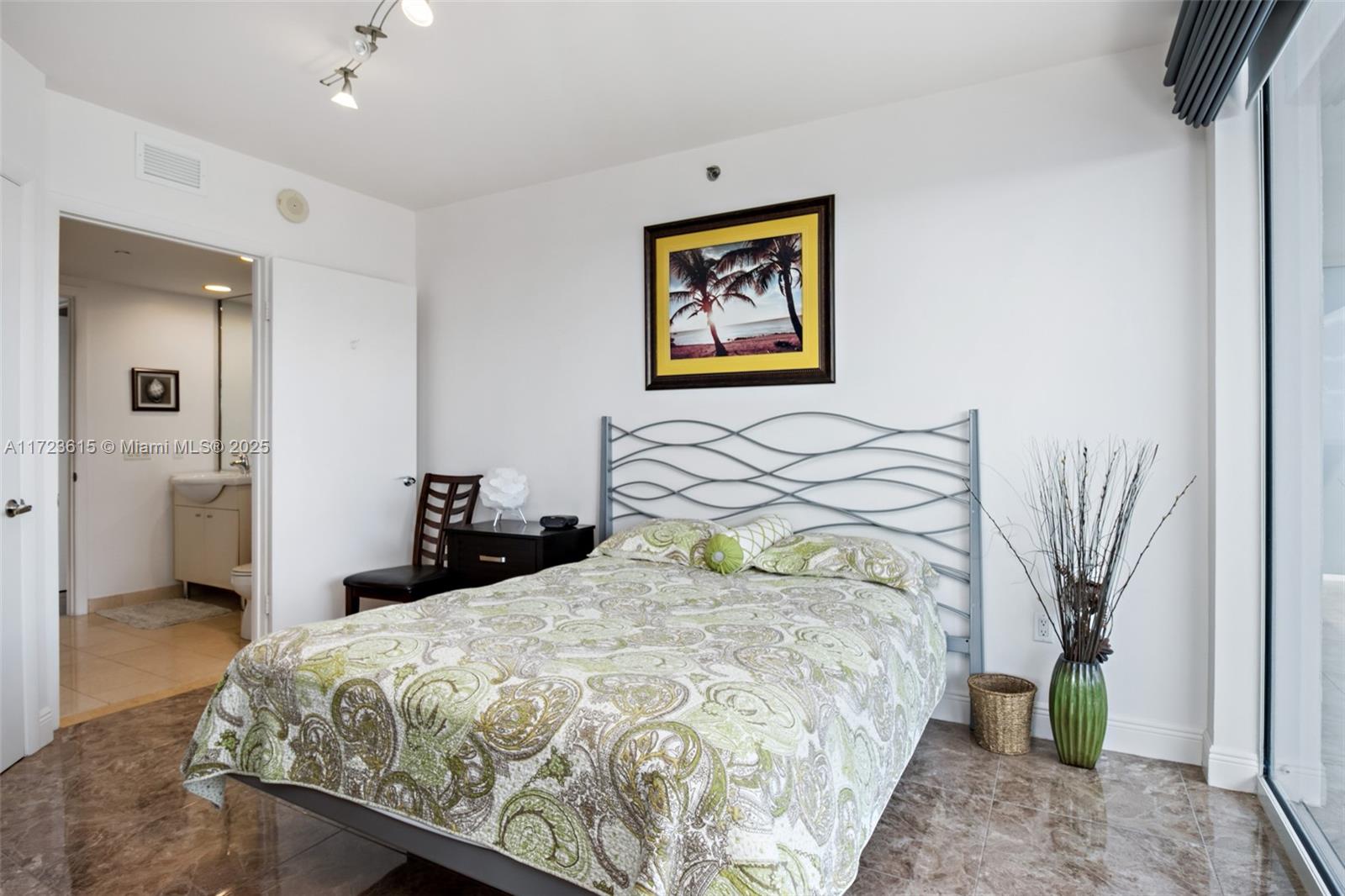 1830 S Ocean Dr 4406 Property Photo 17
