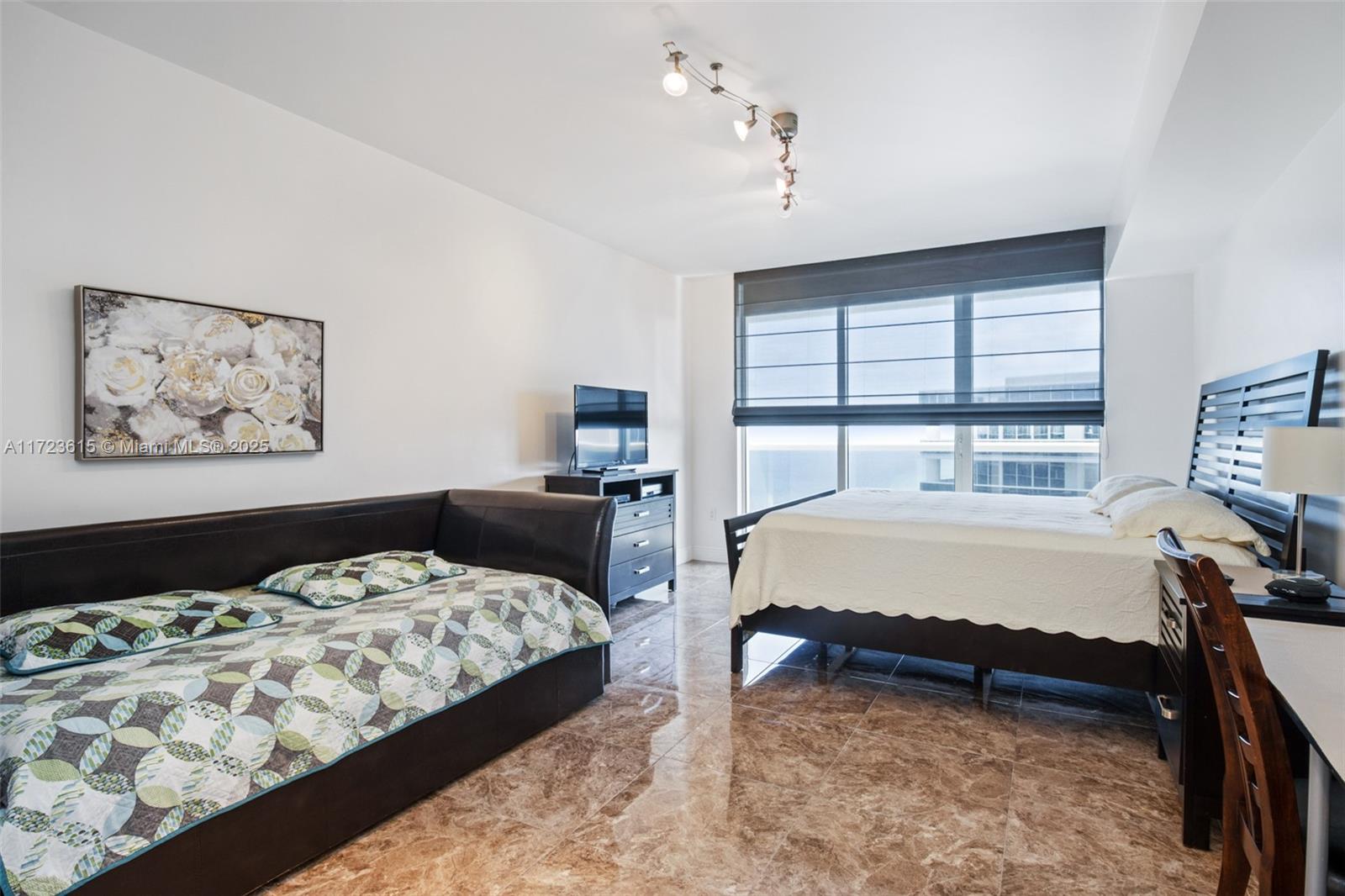 1830 S Ocean Dr 4406 Property Photo 18
