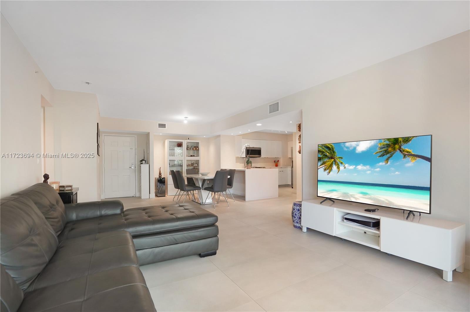 1155 Brickell Bay Dr 704 Property Photo 10