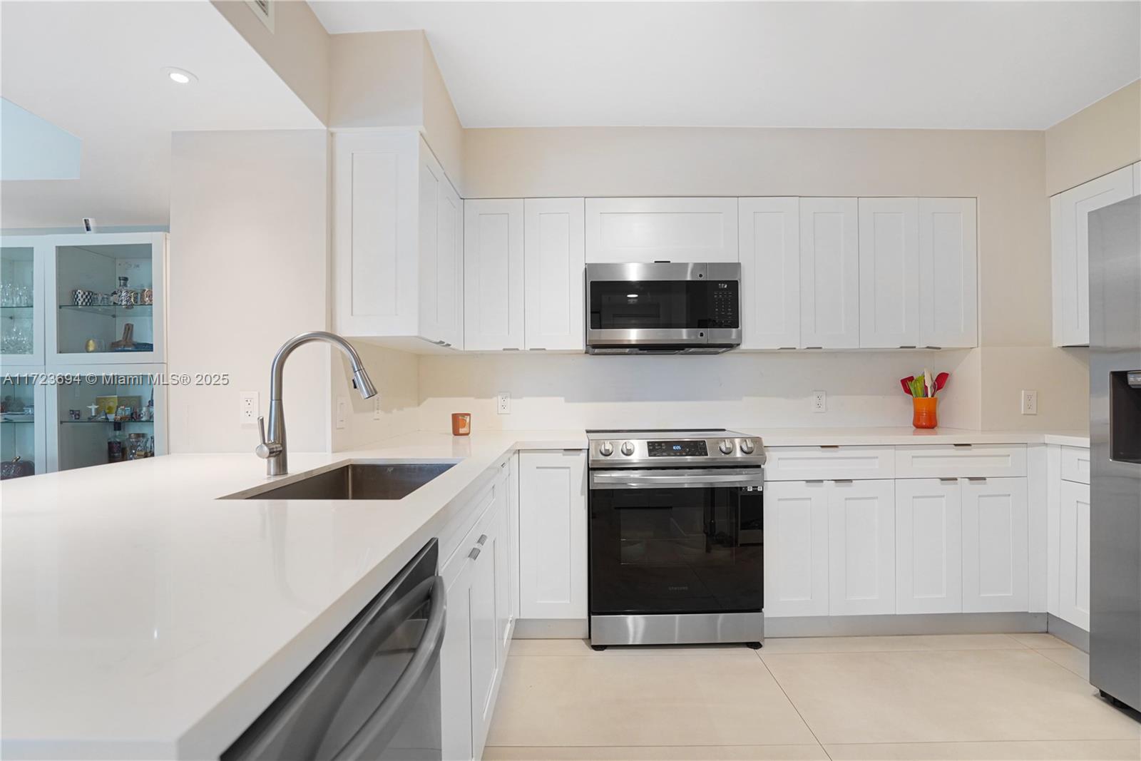 1155 Brickell Bay Dr 704 Property Photo 18