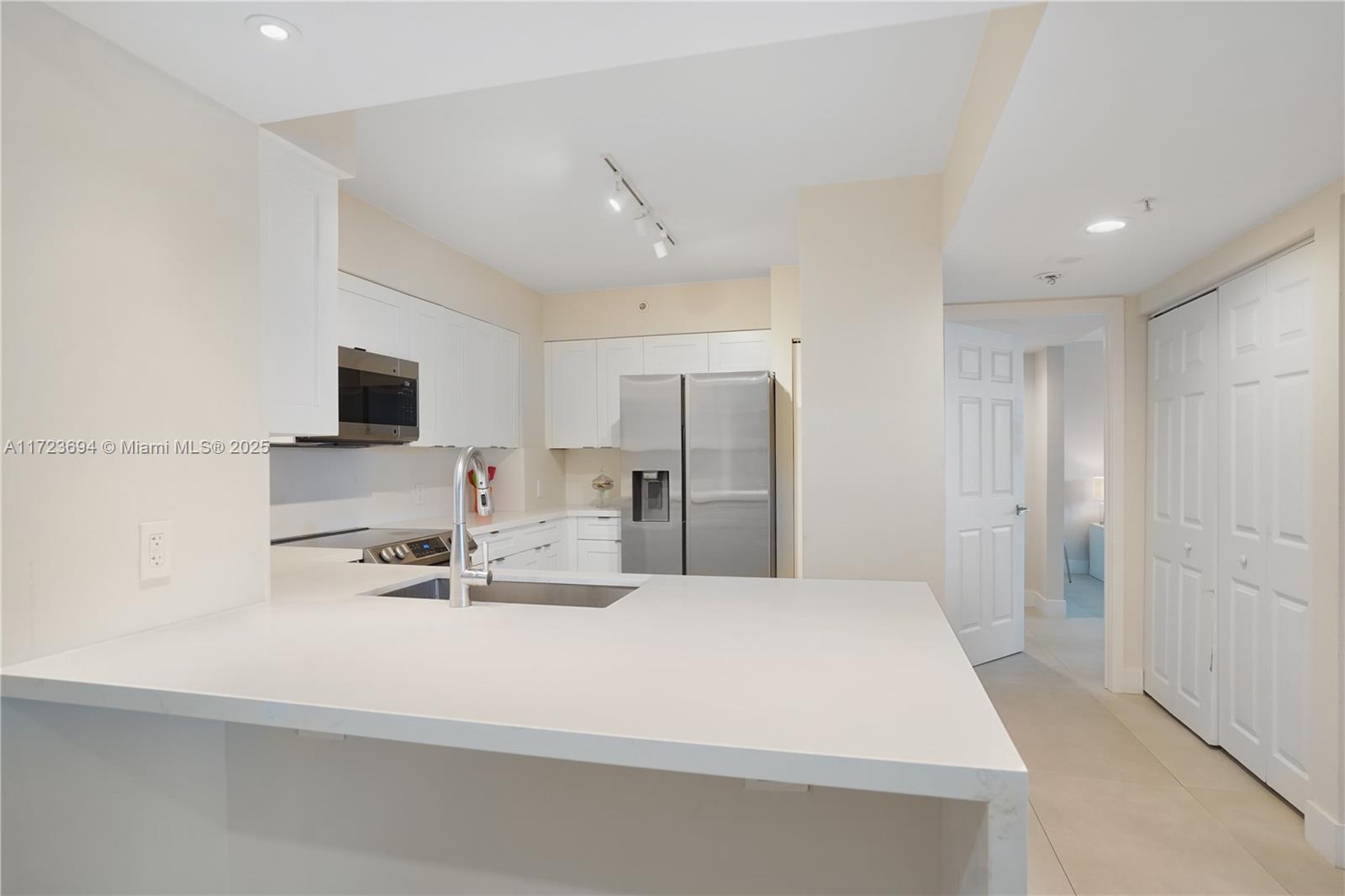 1155 Brickell Bay Dr 704 Property Photo 19