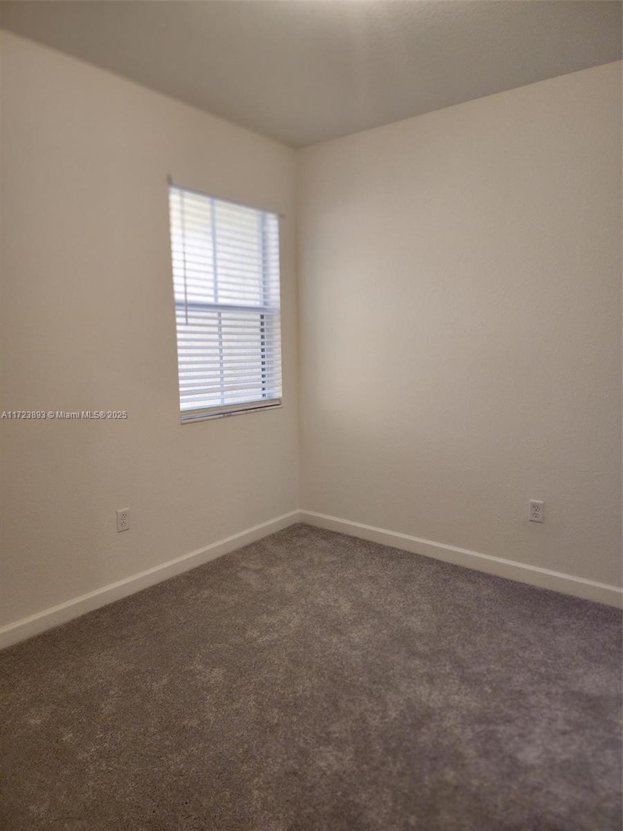 2675 Se 28th Drive Property Photo 3
