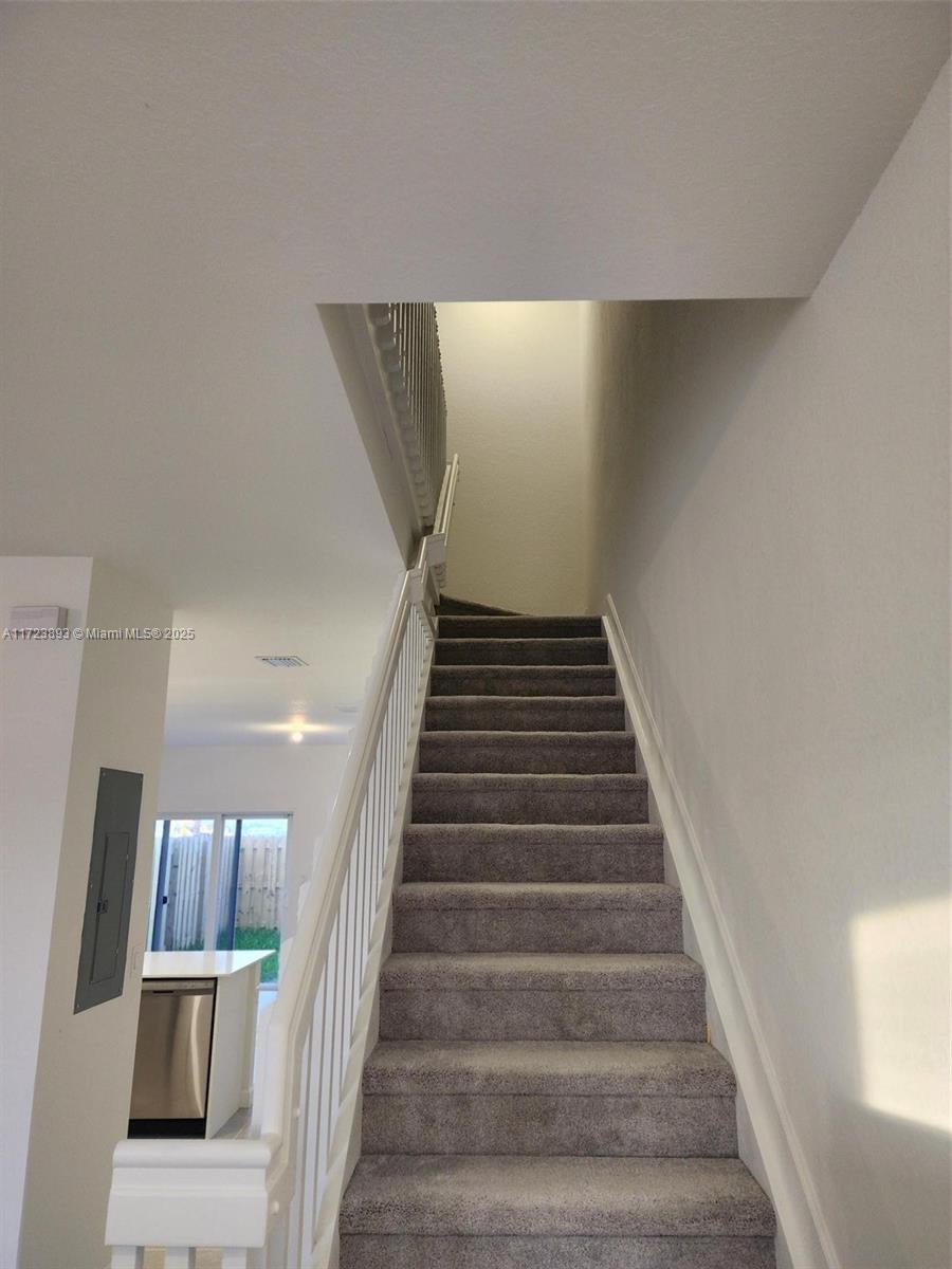2675 Se 28th Drive Property Photo 8