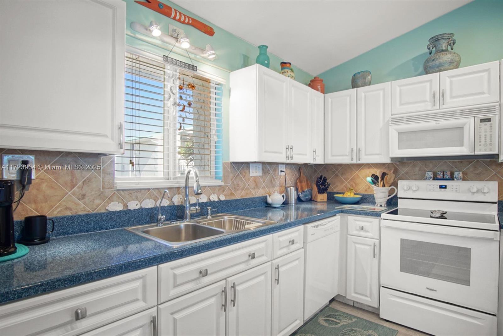2400 S Ocean Dr 321 Property Photo 11