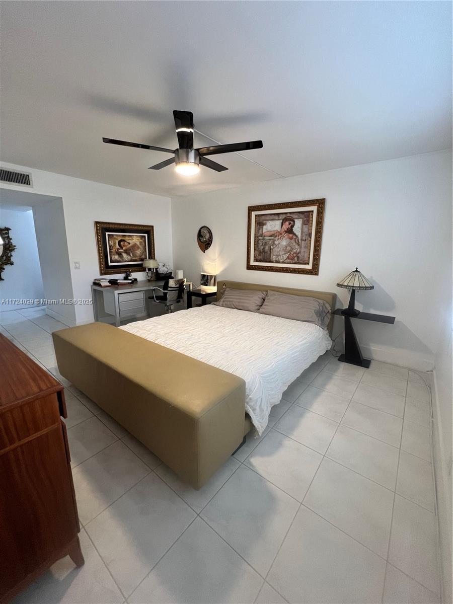 408 Lakeview Dr 102 Property Photo 4