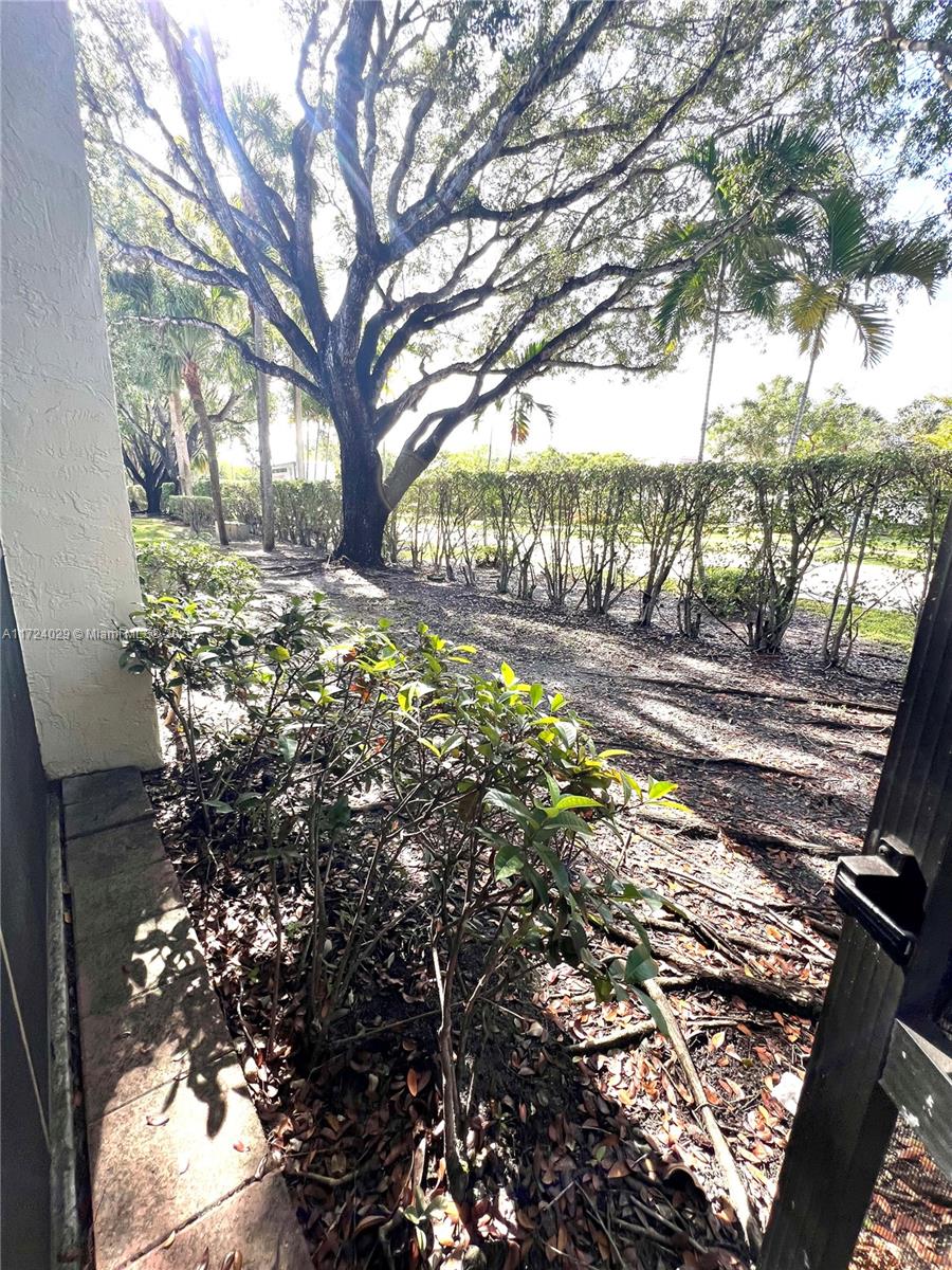 408 Lakeview Dr 102 Property Photo 15