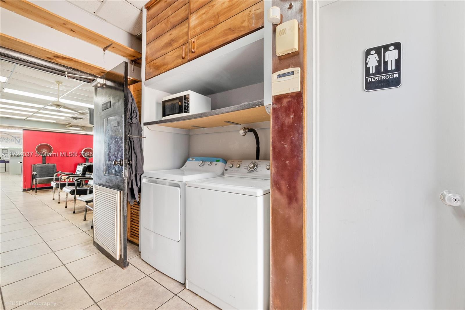 Xxx Sw 40 Street Property Photo 5