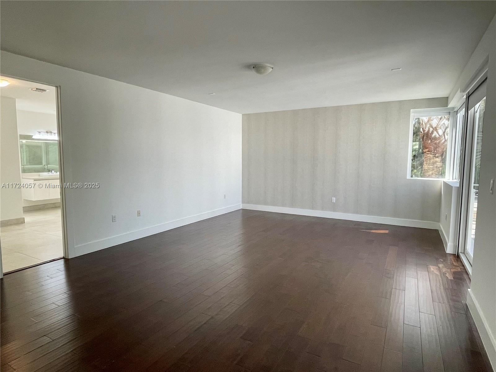 10250 Nw 74th Ter 0 Property Photo 15