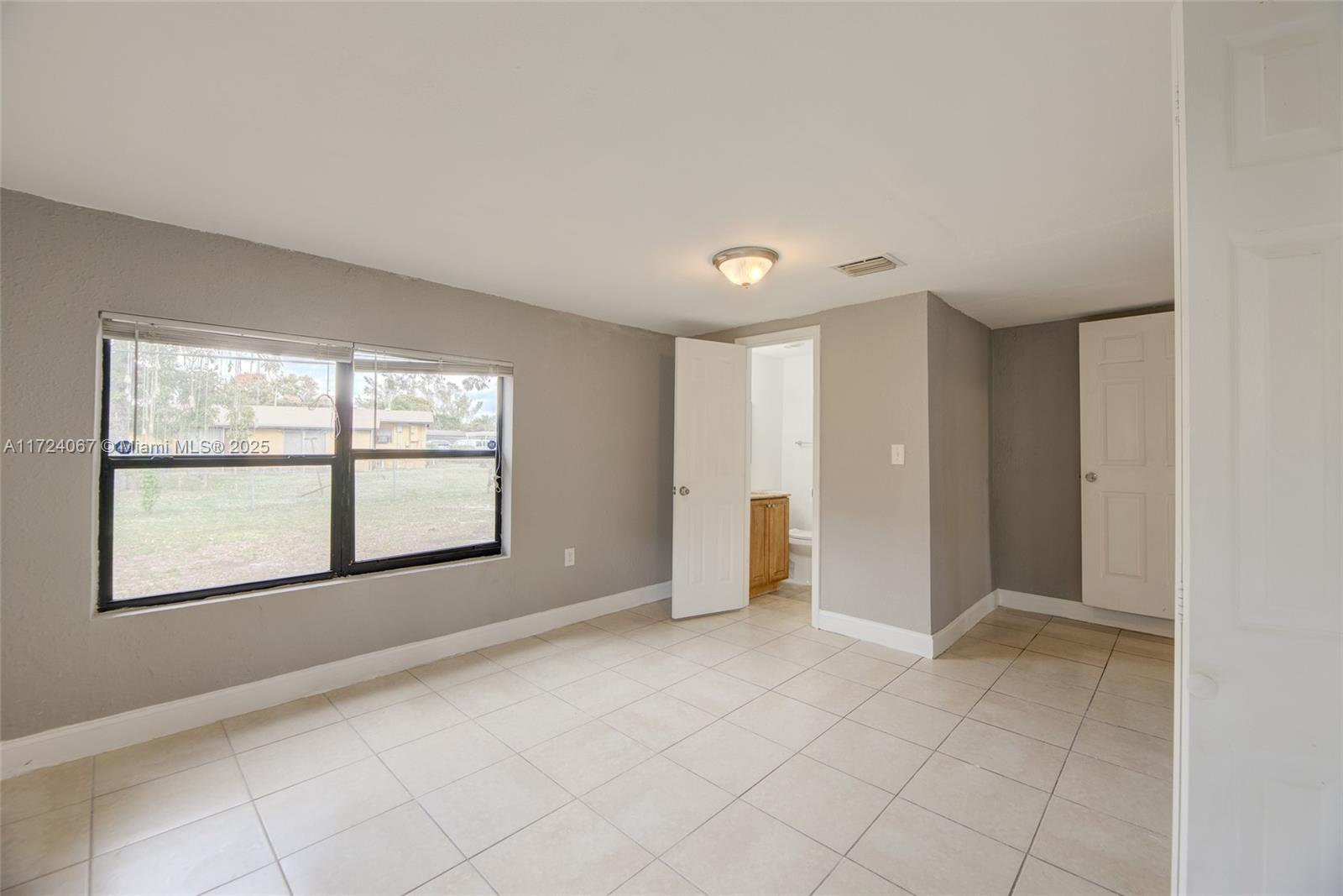1643 Nw 14th Ct Property Photo 17