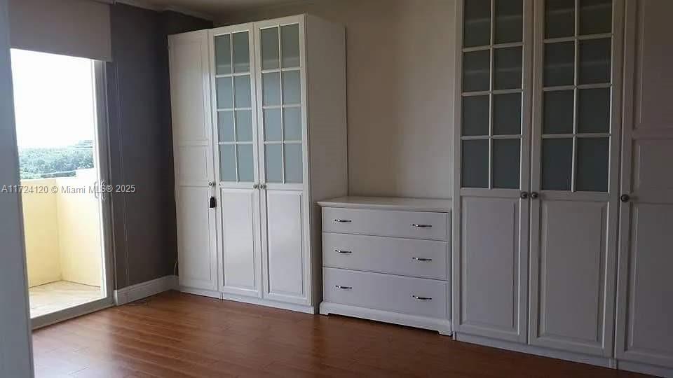 215 Sw 42nd Ave 611 Property Photo 2