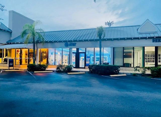 650 Crandon Blvd 16 Property Photo 1