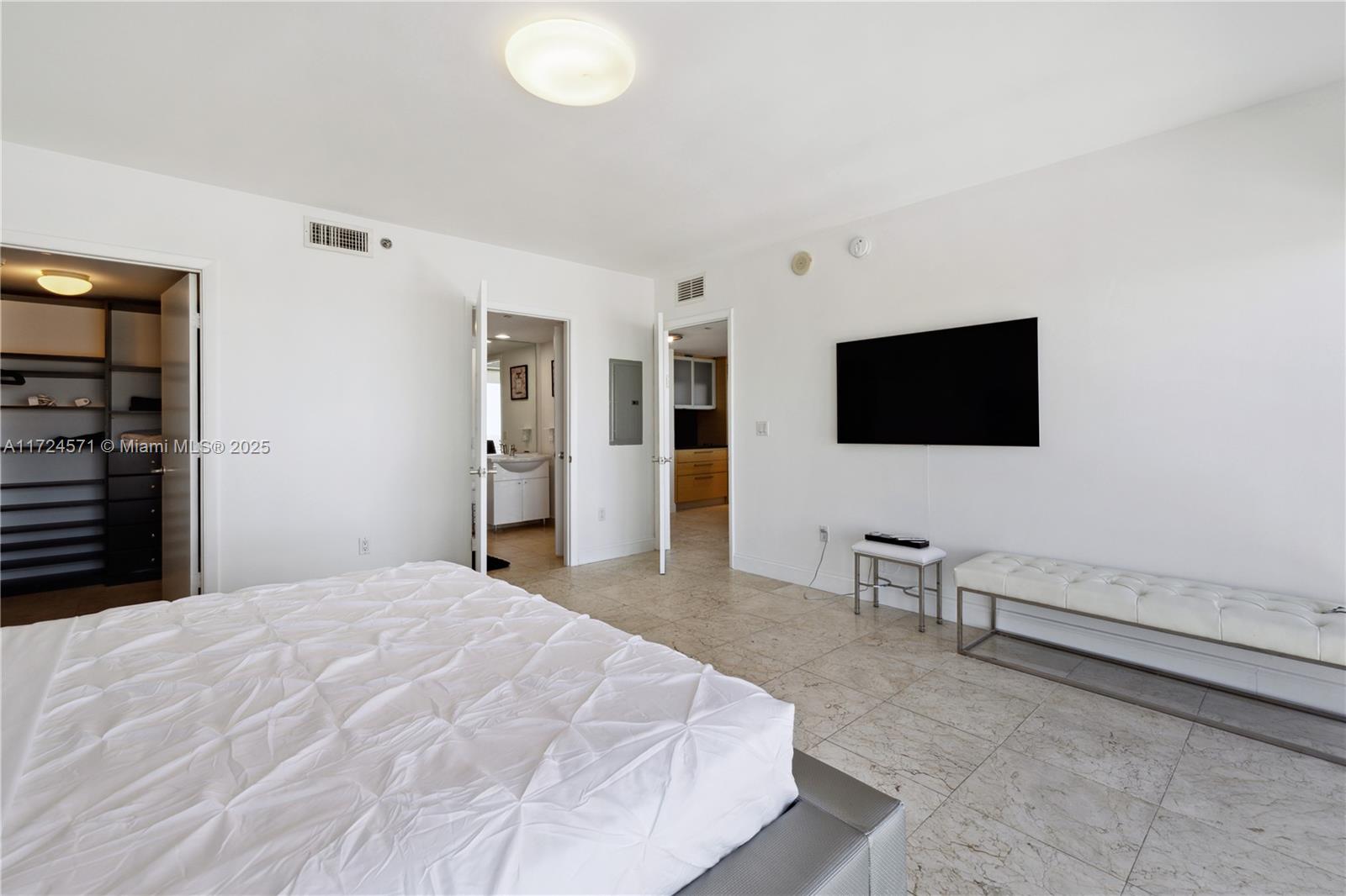 1830 S Ocean Dr 4907 Property Photo 11