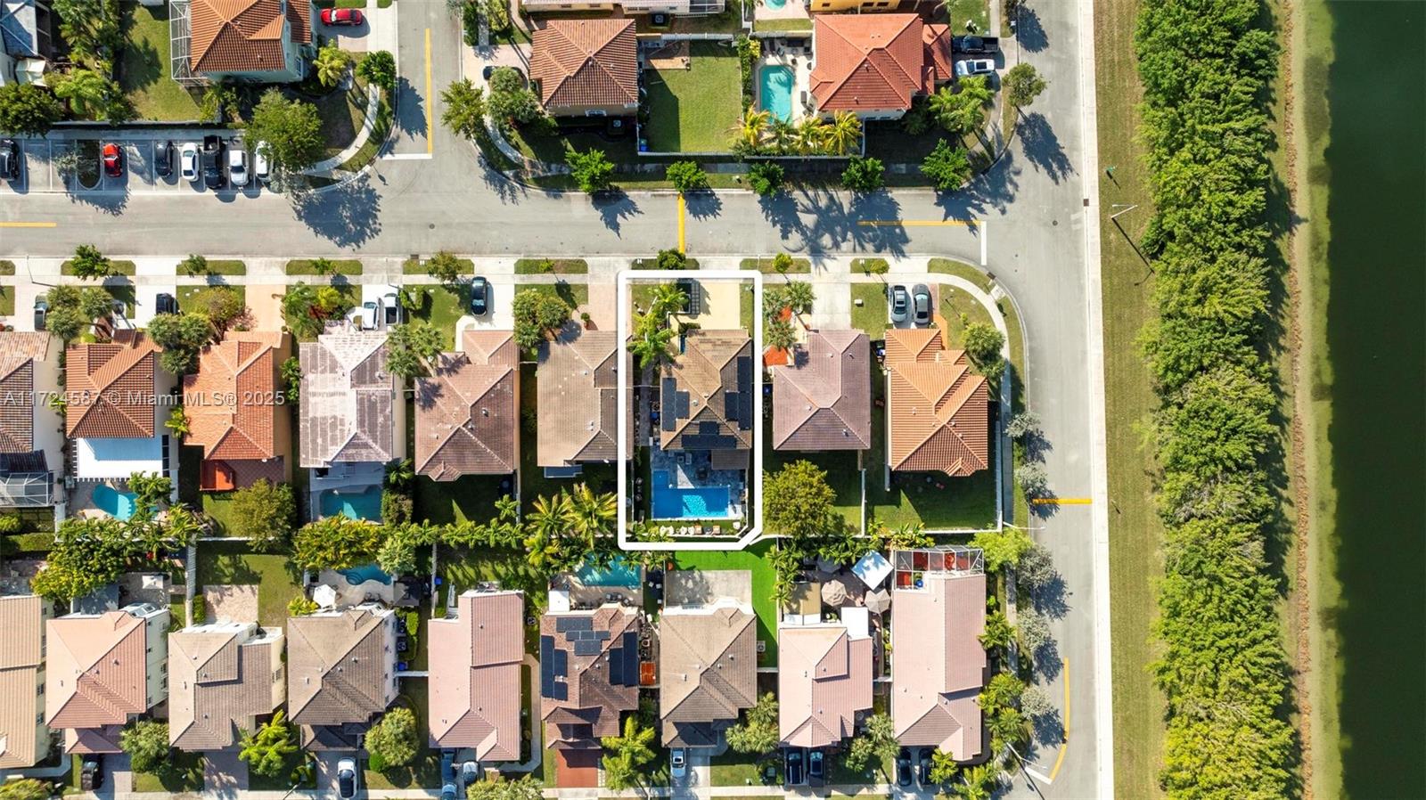 15887 Nw 4th Ct Property Photo 6